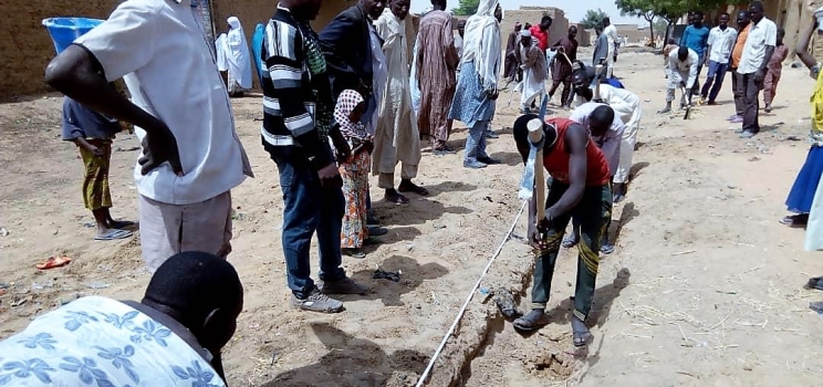 WFP Livelihood Intervention: Busy community work site in #Bade Communities, #Yobe